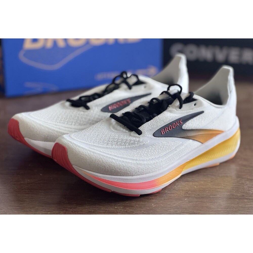 Men’s Size 9 Brooks Revel 9 White Orange Black 110499 1D 141 NIB